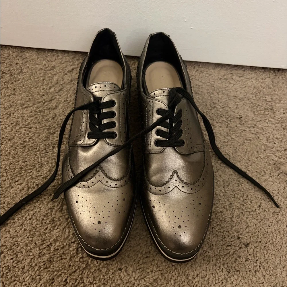 Zara Women’s Silver Oxfords, size 10 - Picture 2 of 3